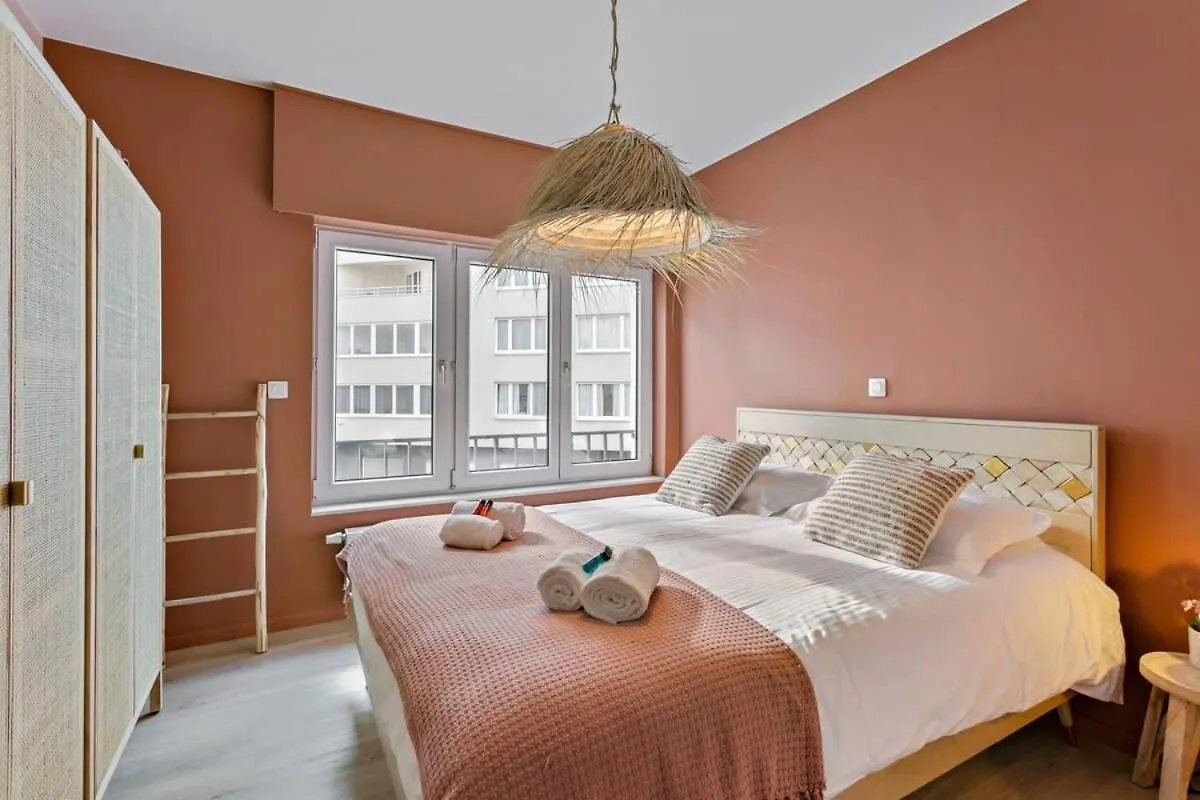 Huswell - Stylishly Refurbished Apartment With Sea View Ostend