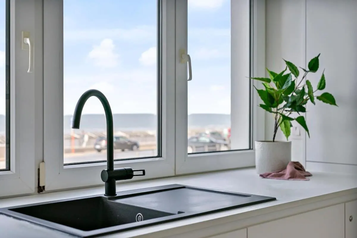 Huswell - Stylishly Refurbished Apartment With Sea View Ostend
